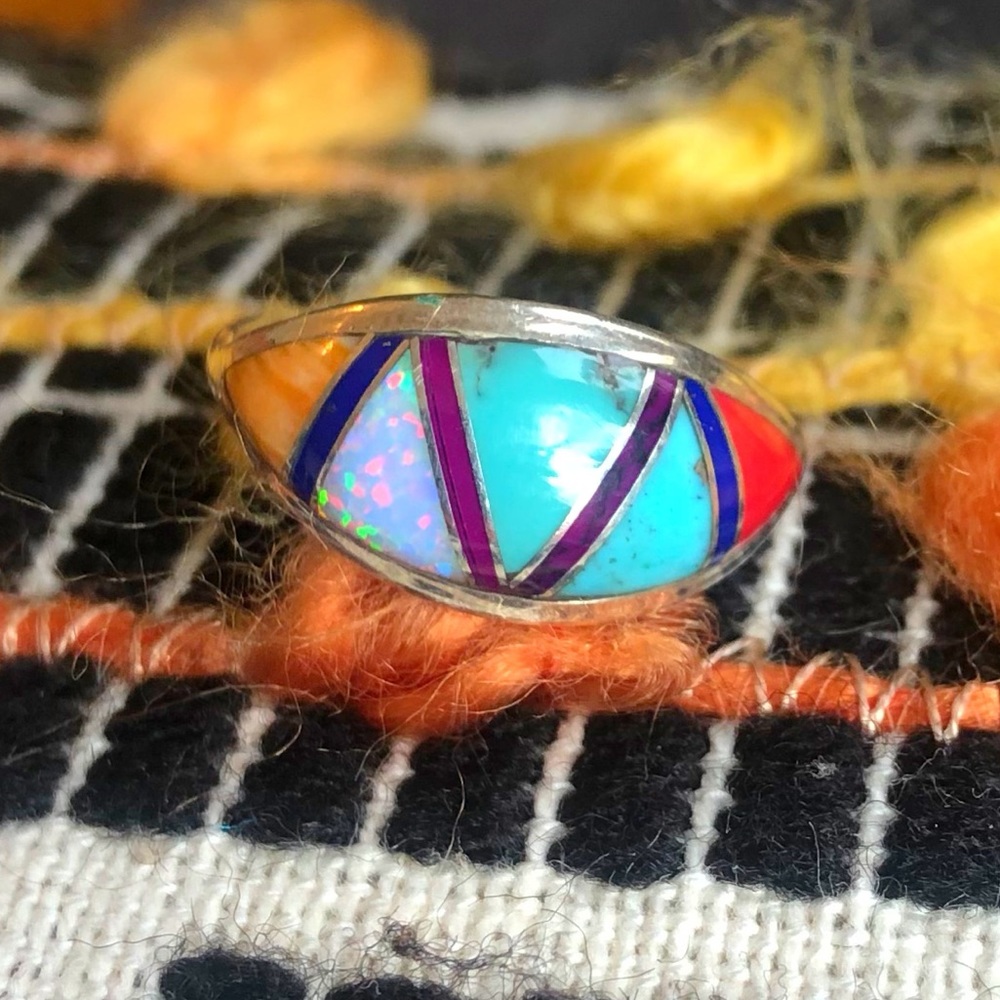 Multi color stone ring